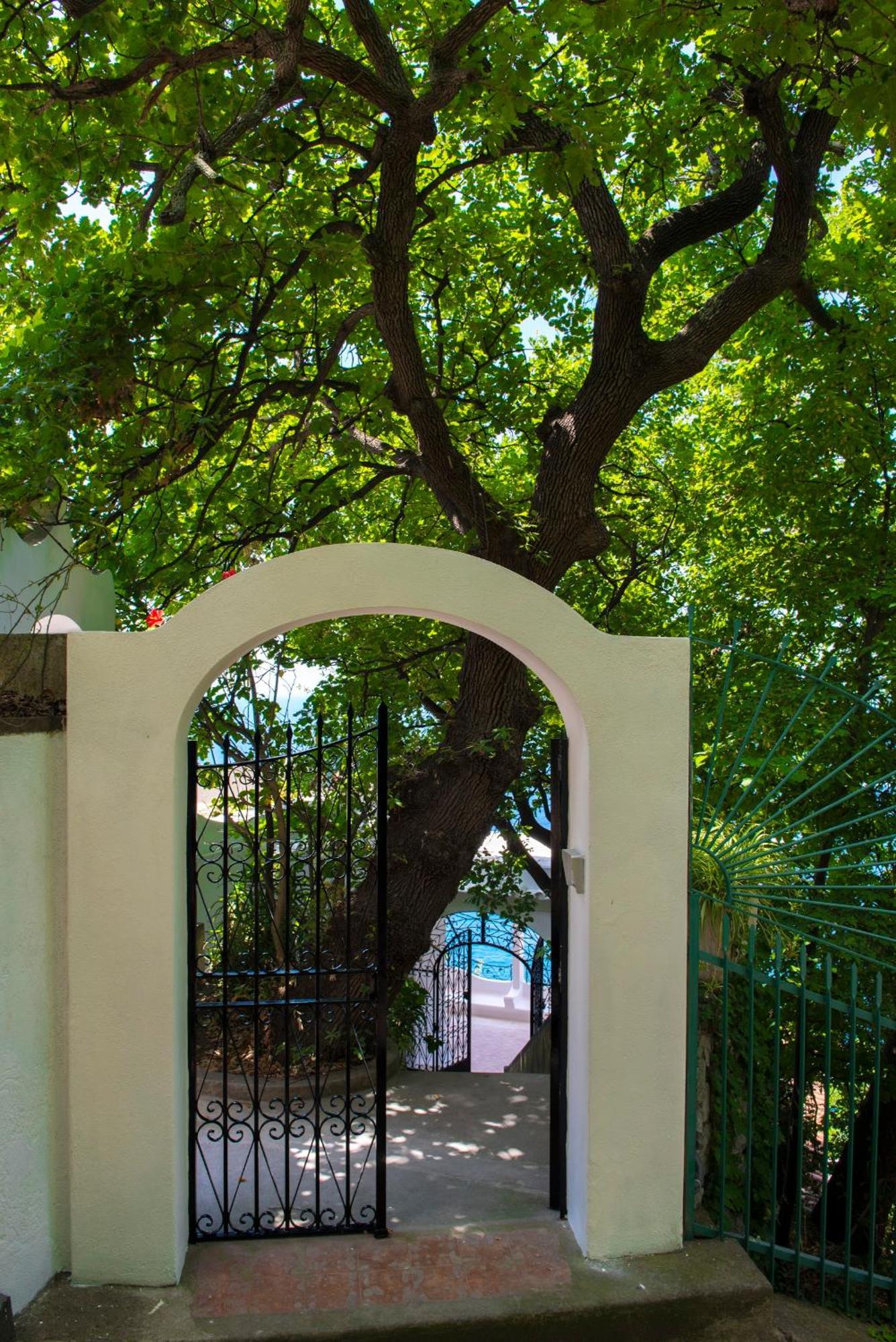 Villa Santa Chiara Positano Suites ภายนอก รูปภาพ