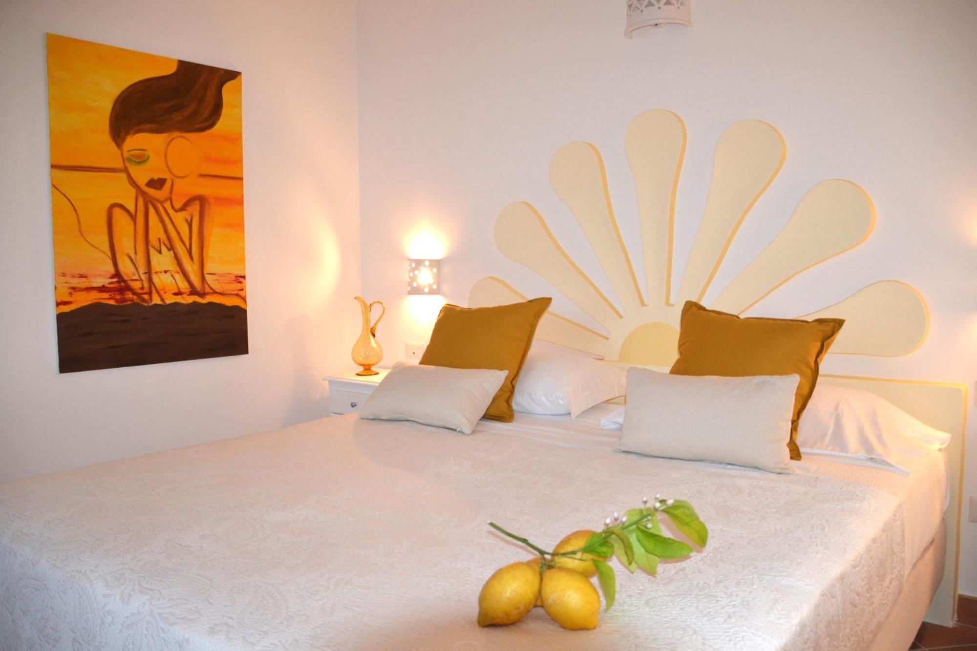 Villa Santa Chiara Positano Suites ภายนอก รูปภาพ