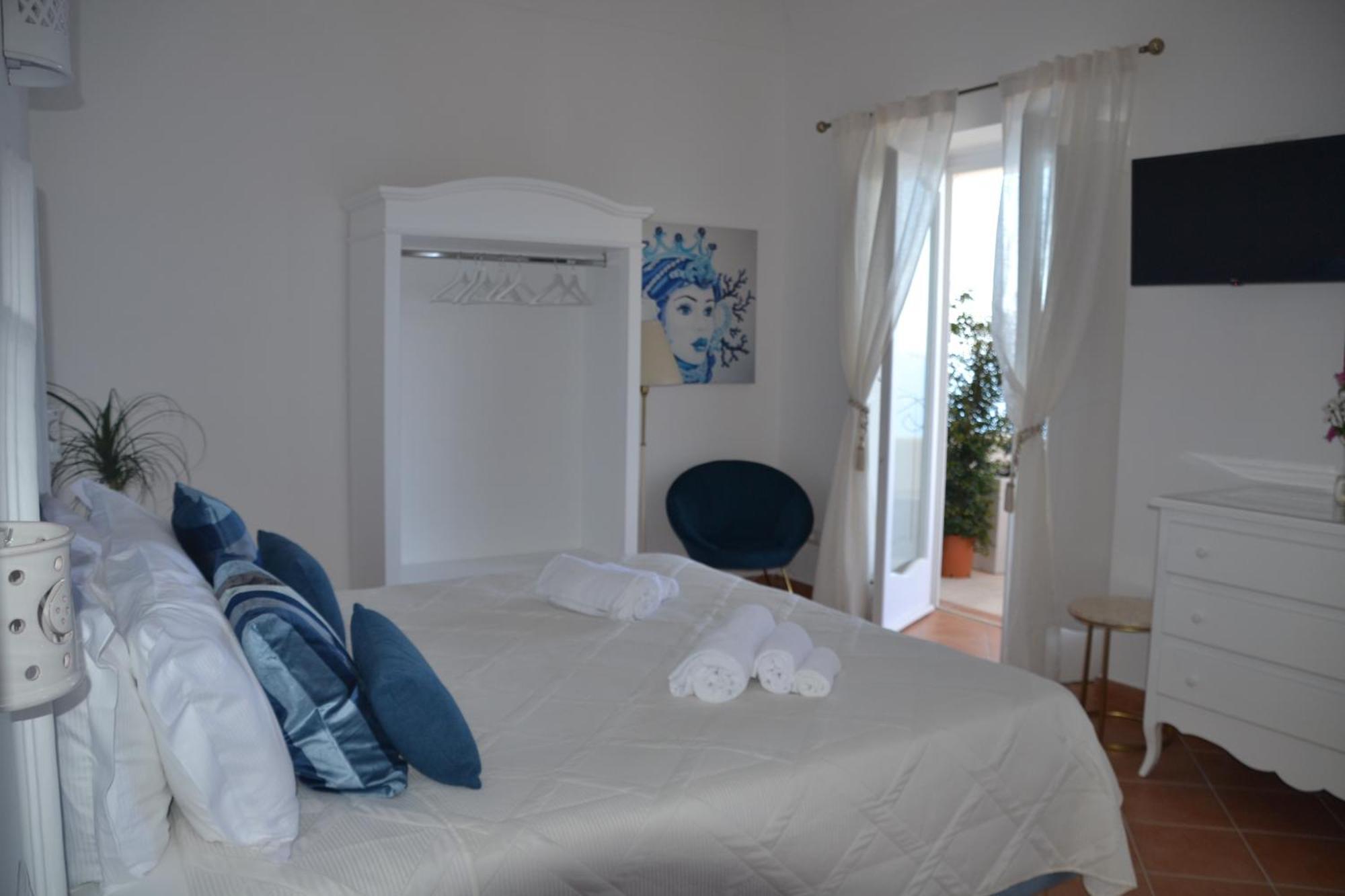 Villa Santa Chiara Positano Suites ภายนอก รูปภาพ