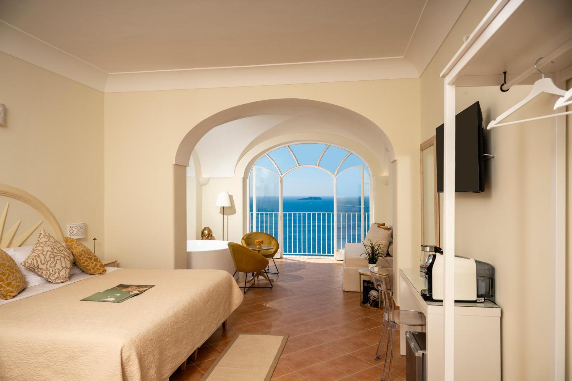 Villa Santa Chiara Positano Suites ภายนอก รูปภาพ