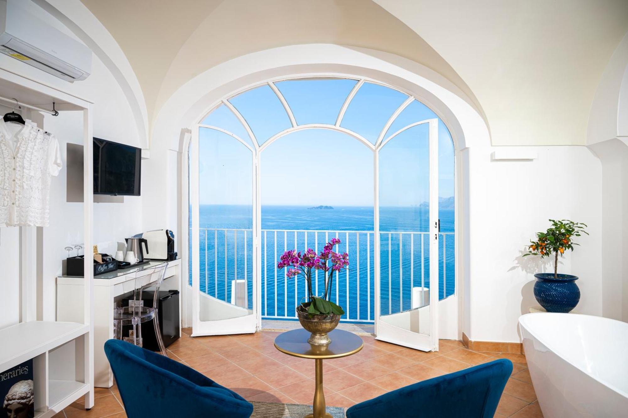 Villa Santa Chiara Positano Suites ภายนอก รูปภาพ